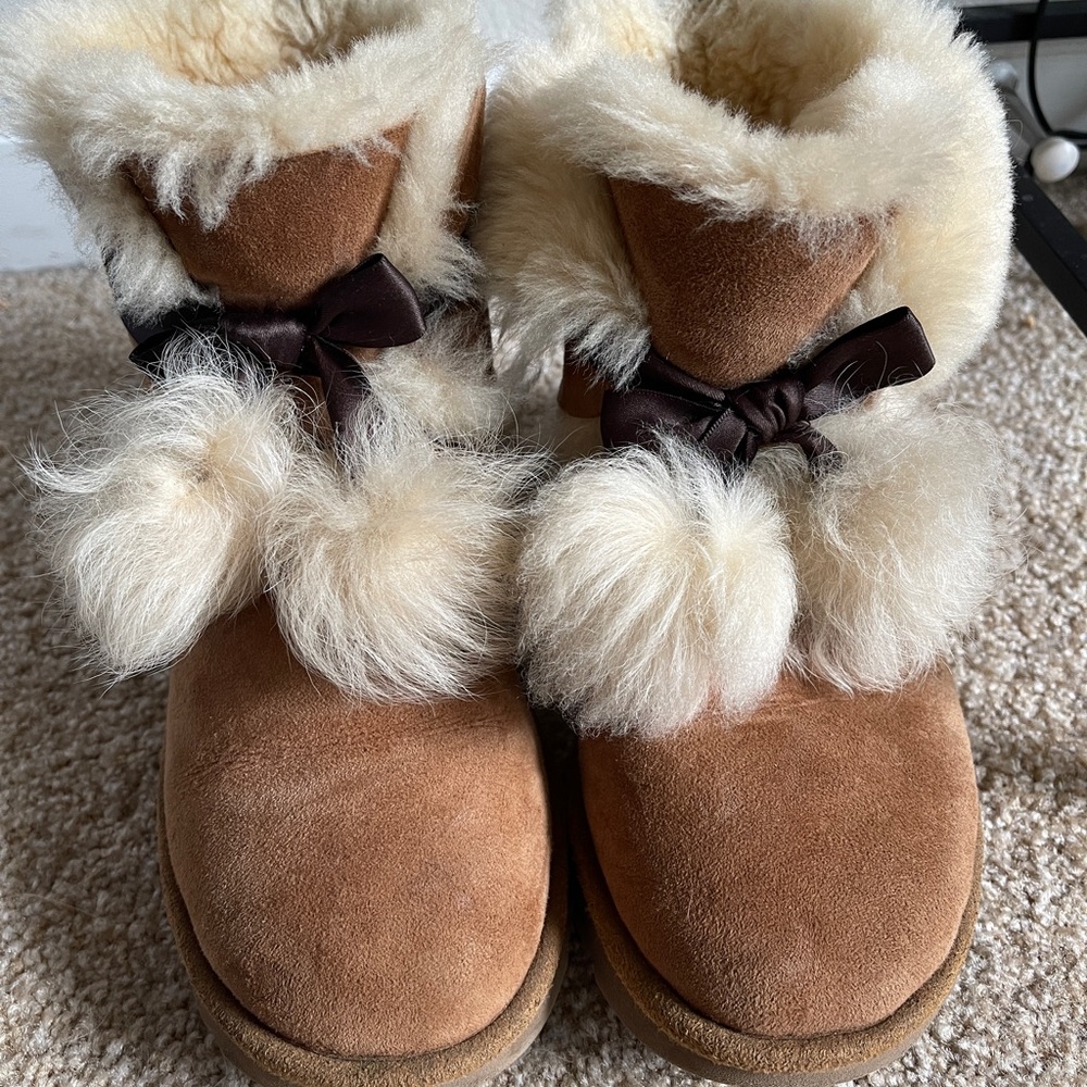 UGG Gita Pom Pom Uggs